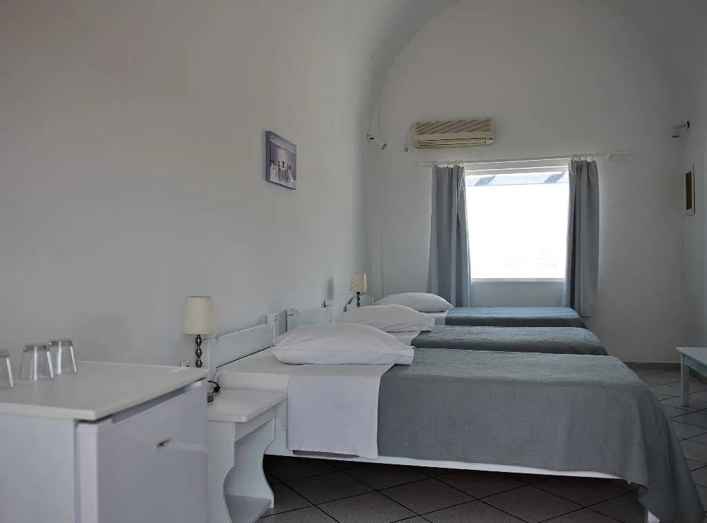 TRIPLE POOL VIEW Room, Caldera View Resort-Adults only, Santorini