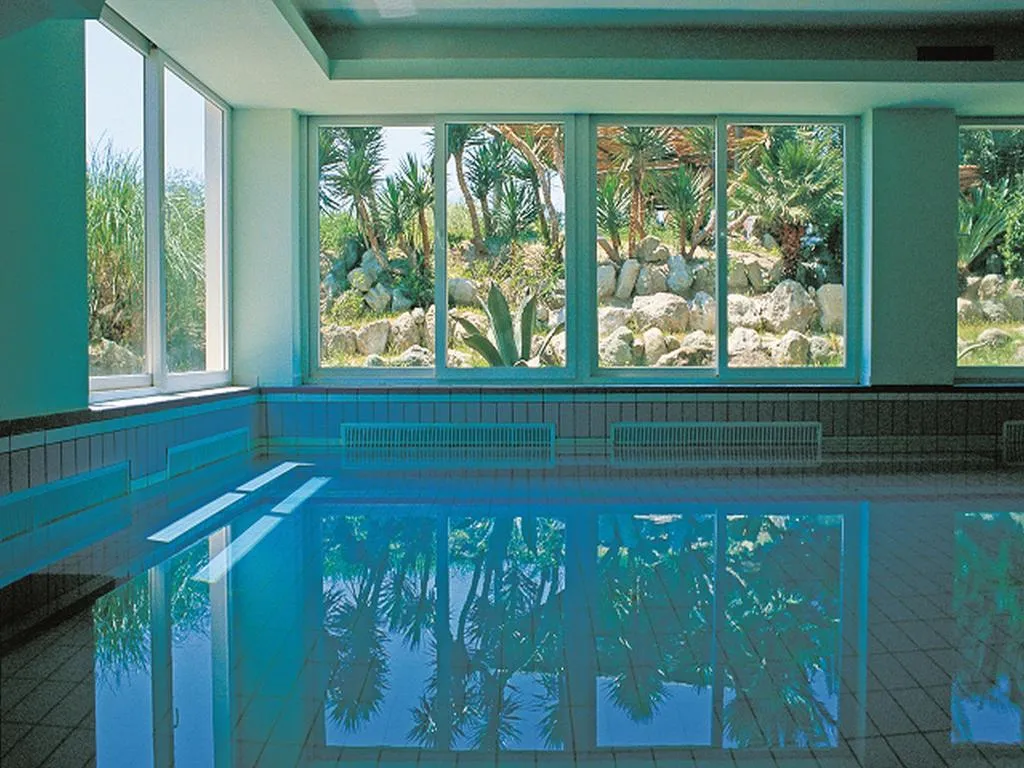 Pool, Terme Providence, Naples