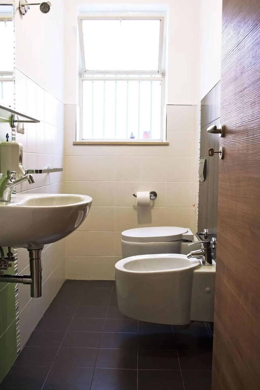 Room, City-in-hostel-B&B, Catania
