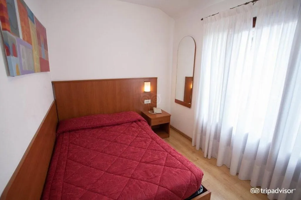 Room, Hotel Caprera, Venice