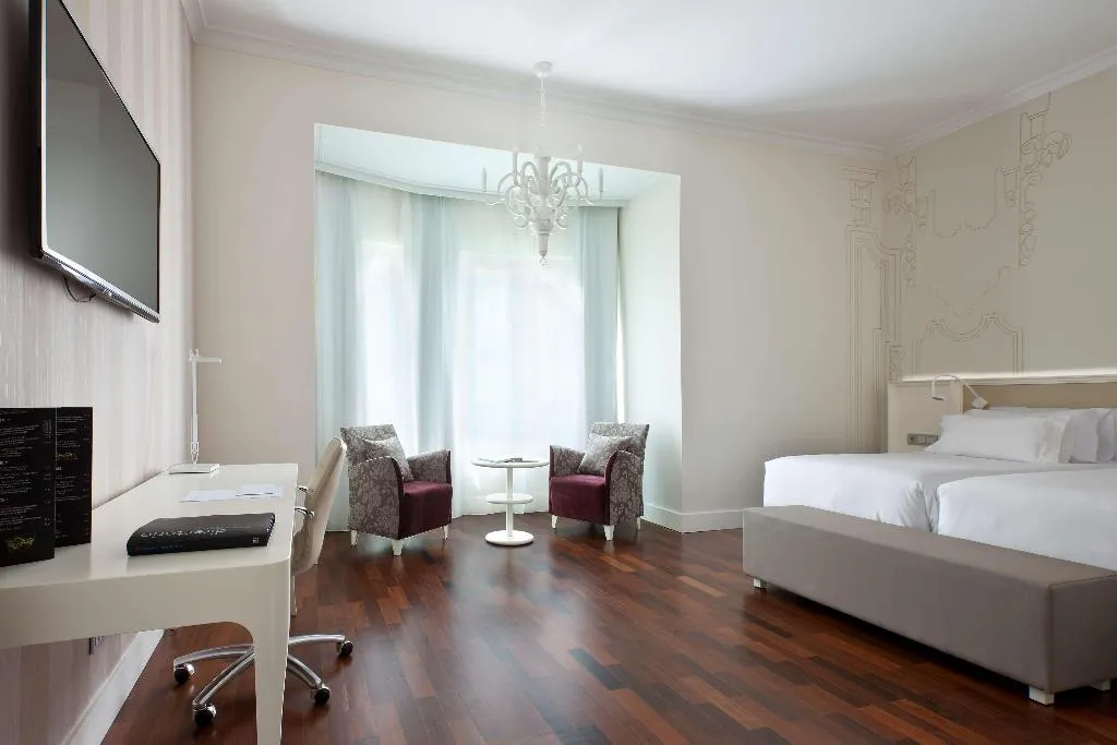 Room, NH Collection Madrid Abascal, Madrid