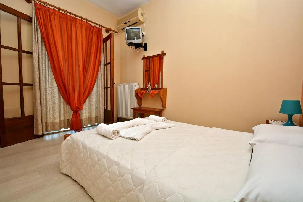 APARTMENT PARTIAL SEA VIEW Room, Nina Apartments, Skiathos