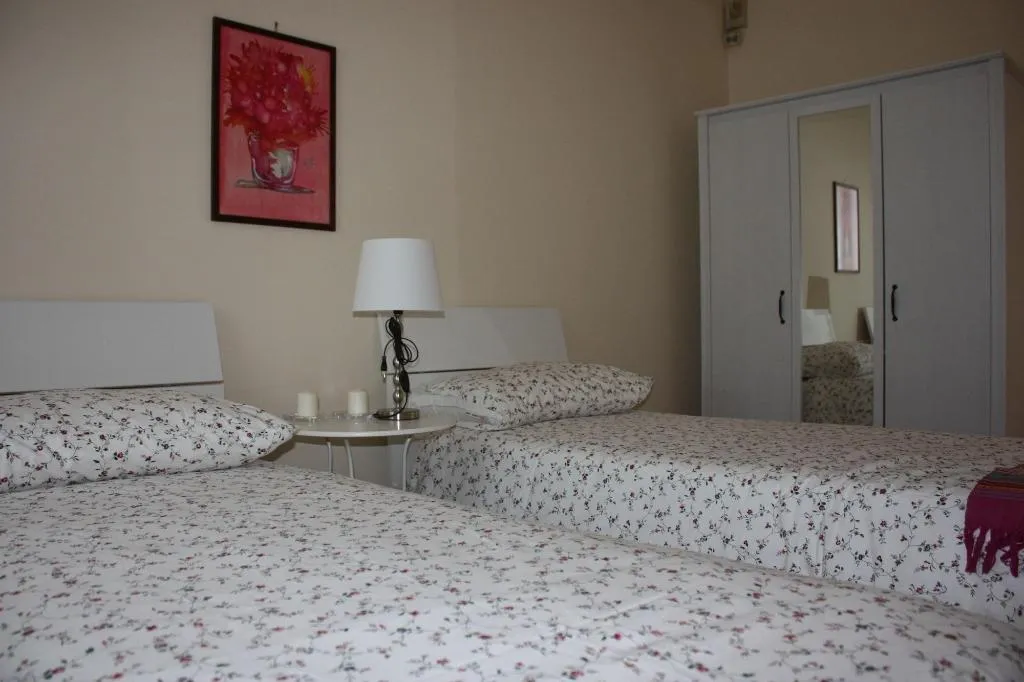 Room, b&b la marchesa, Naples