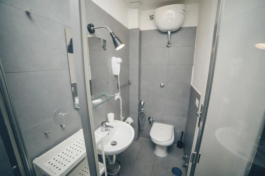 Double or Twin ECONOMY Room, Ideal, Naples