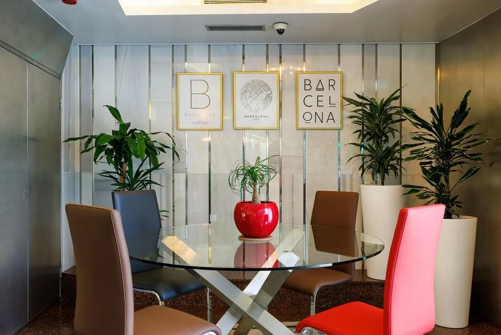 Lobby, Ronda Lesseps, Barcelona