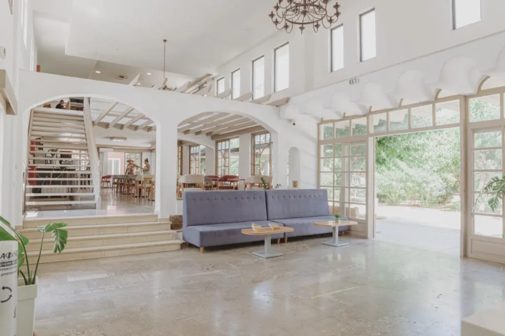 Lobby, Apollon, Crete