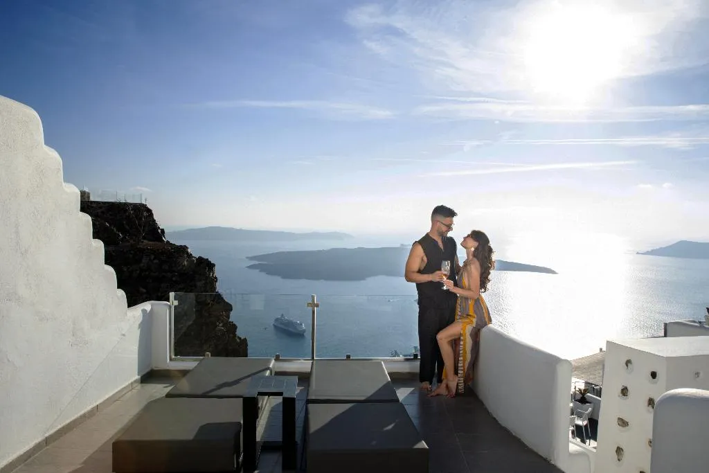 SUITE DELUXE Room, Pegasus Suites & Spa, Santorini