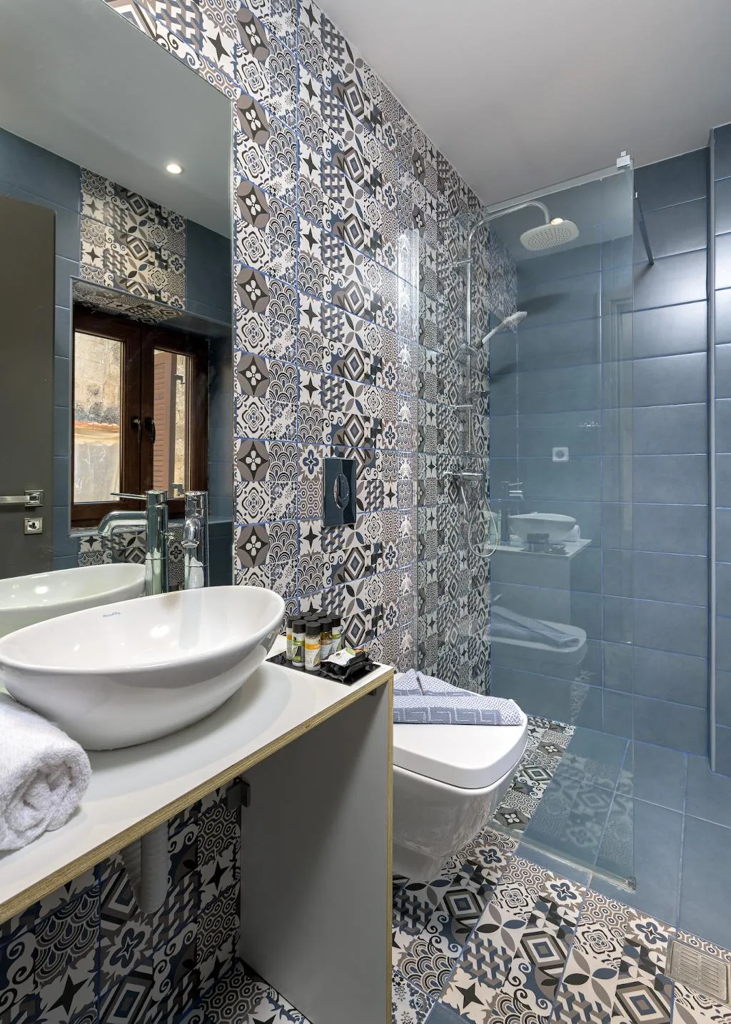 HOME FIVE BEDROOMS Room, Alley7, Rhodes