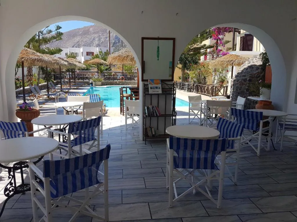 Bar, Ira Apartments, Santorini