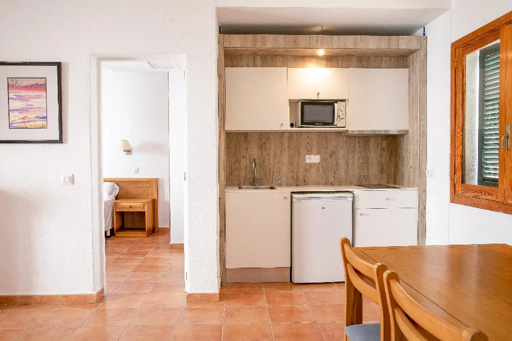 APARTMENT CAPACITY 8 TWO BEDROOMS Room, Gavimar Cala Gran Costa Del Sur, Majorca