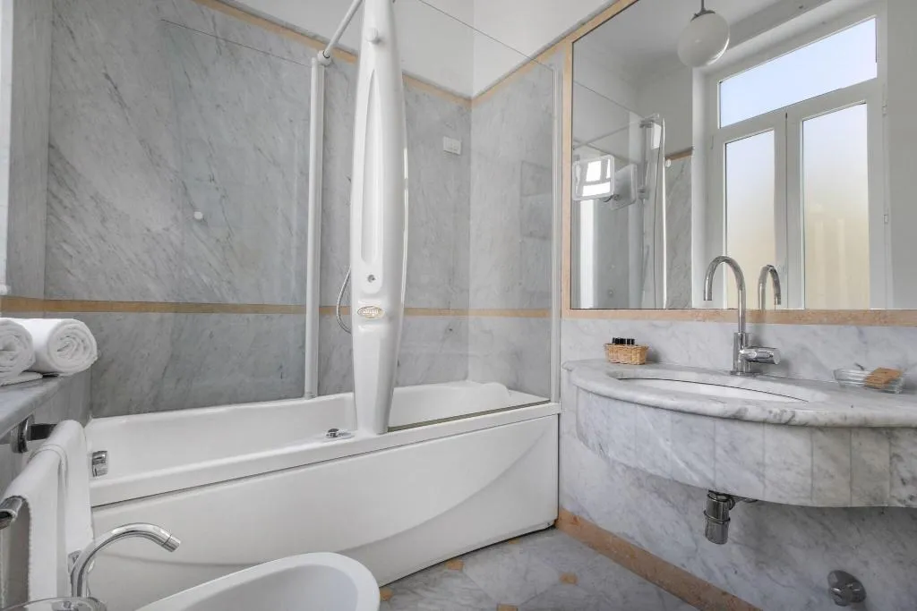 JUNIOR SUITE WITH JACUZZI Room, Relais Villa Savarese, Naples
