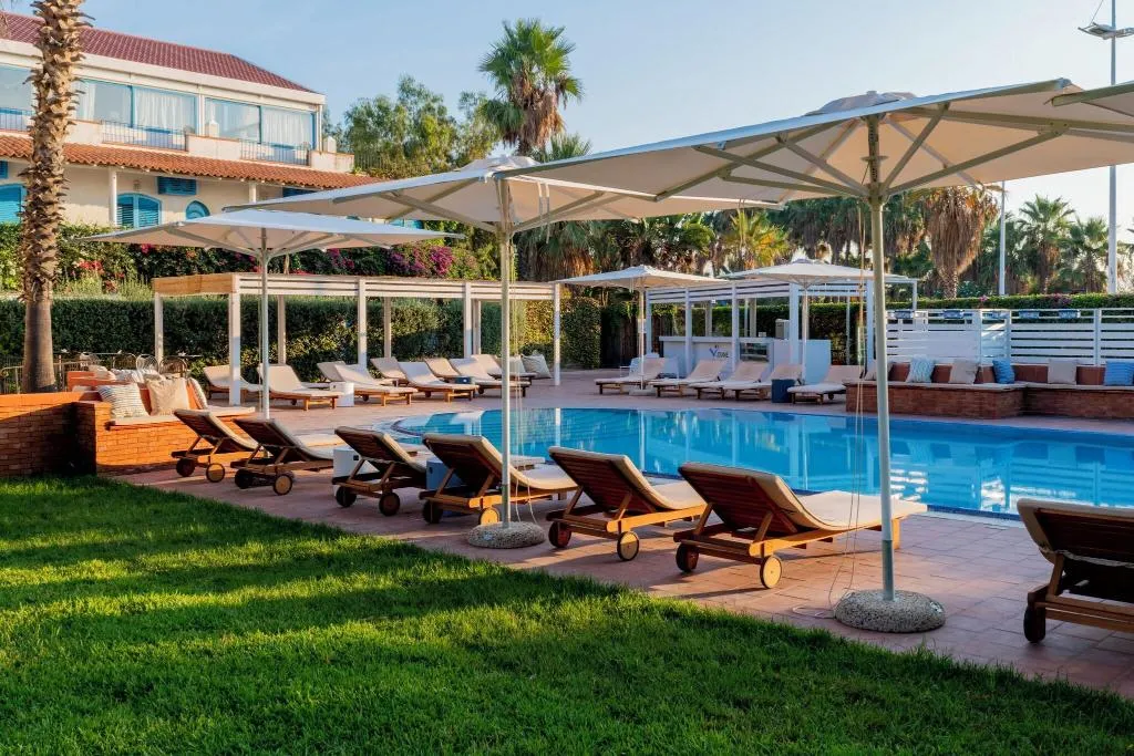Pool, Le Dune, Catania