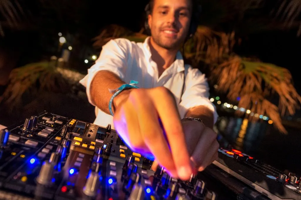Sports and Entertainment, Amàre Beach Hotel Marbella, Costa Del Sol