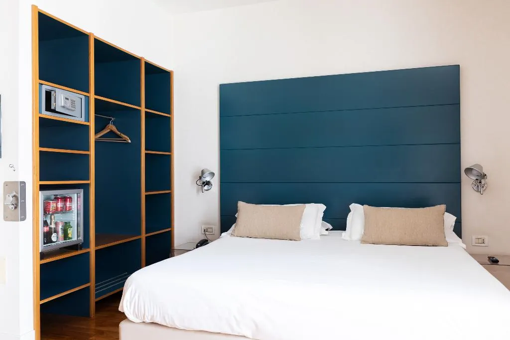 Double or Twin STANDARD Room, Piazza Bellini, Naples