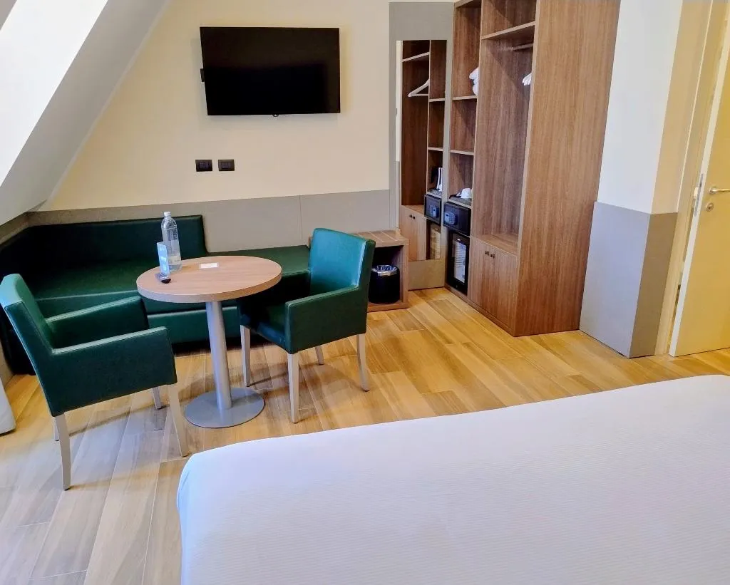 DOUBLE PENTHOUSE Room, JR Hotels Bocconi Milano, Milan