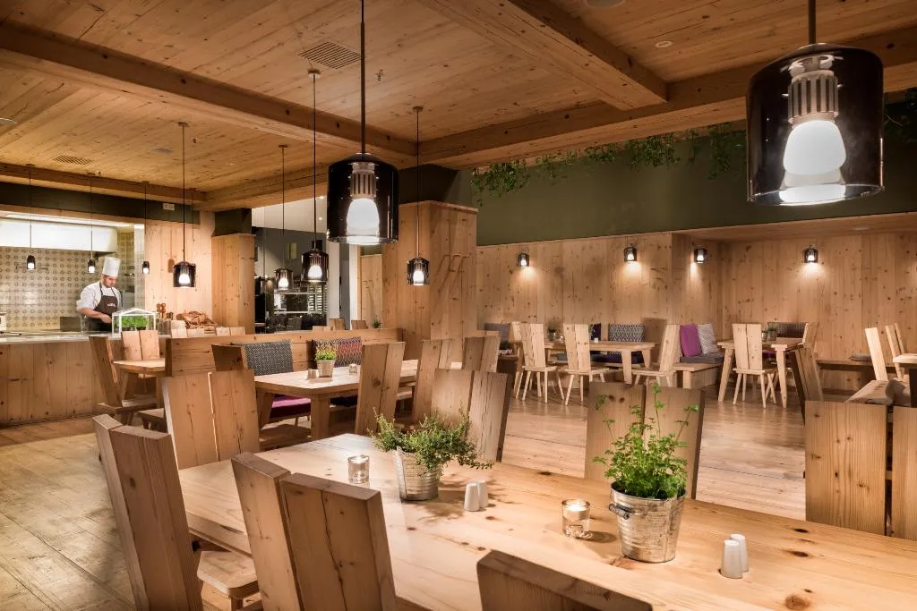 Restaurant, Estrel Hotel Berlin, Berlin