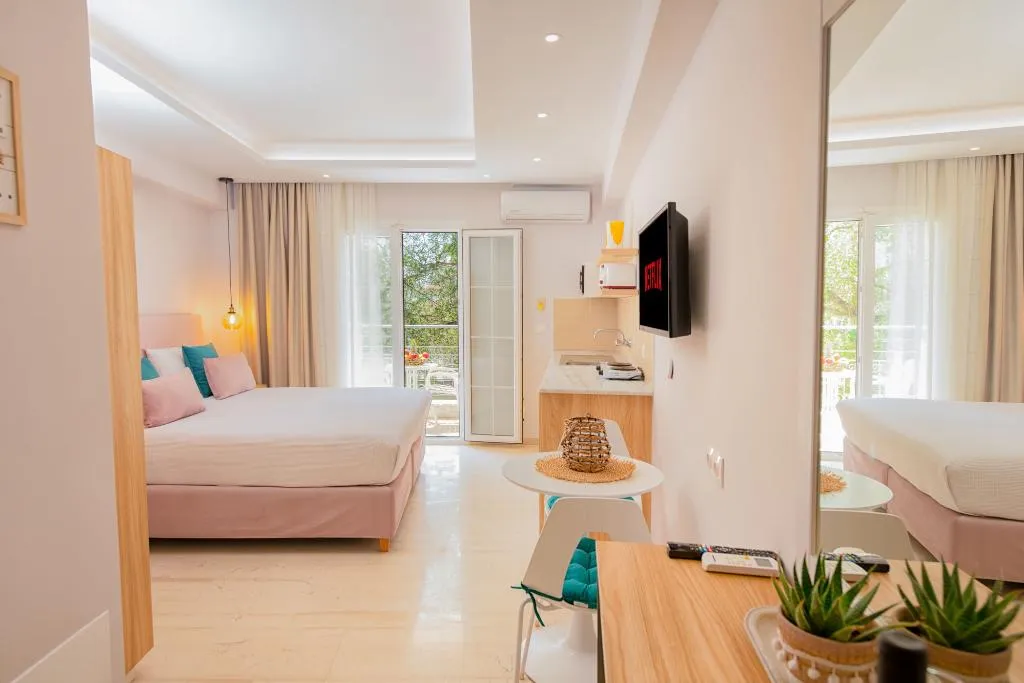 Double or Twin SUPERIOR KING BED Room, Korina Apart Hotel, Corfu