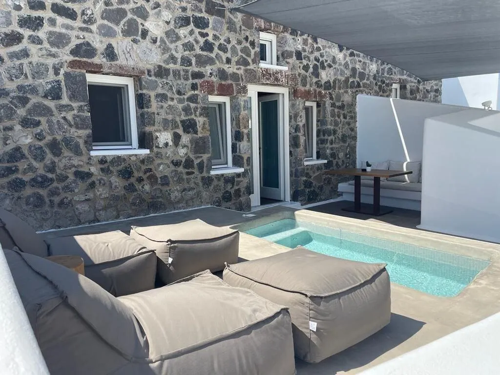 Room, Victoria Caves, Santorini