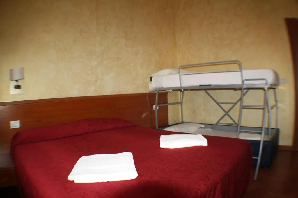 Room, Lam Guest House, Naples
