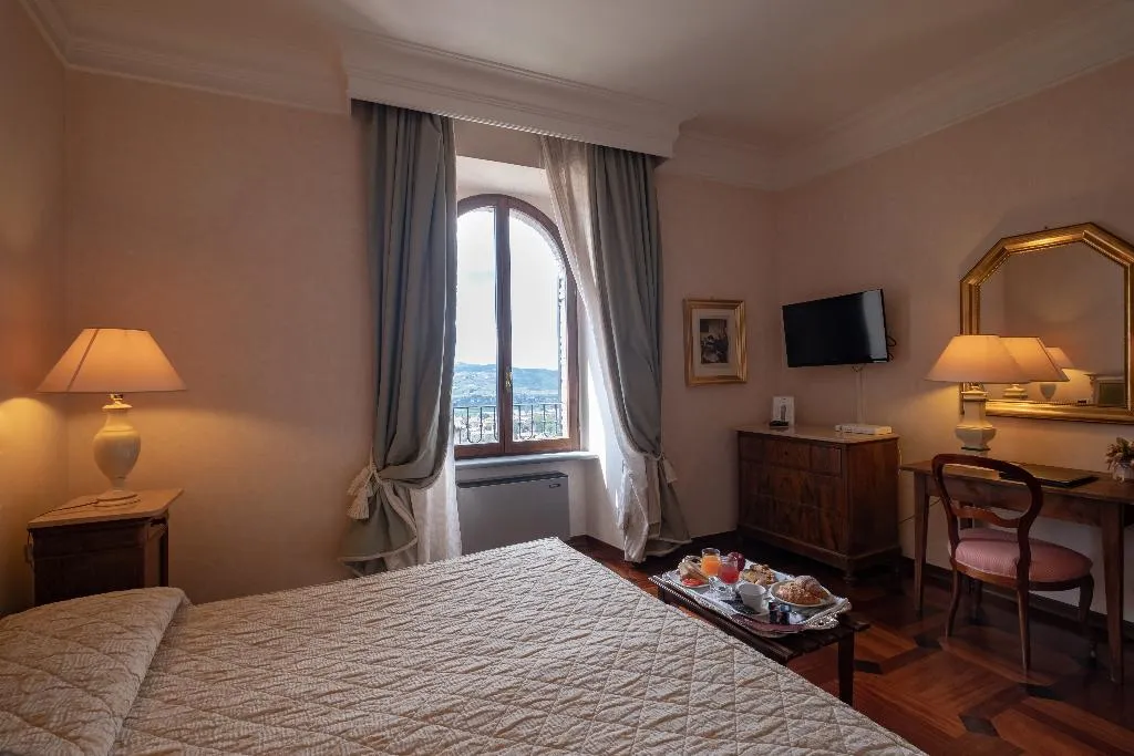 Double or Twin DELUXE Room, Relais Ducale, Umbria
