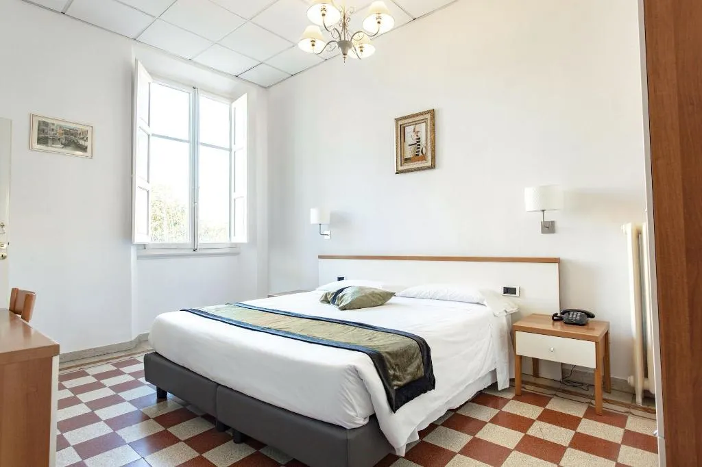 Room, Hotel St. James, Florence
