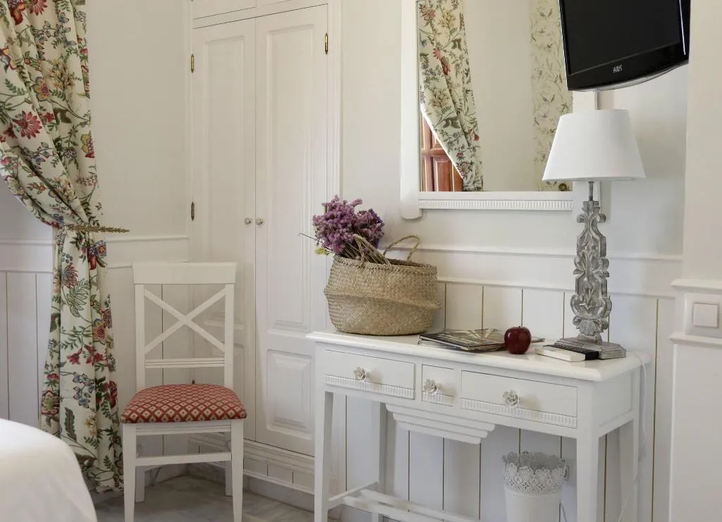Room, Puerta de Sevilla, Seville