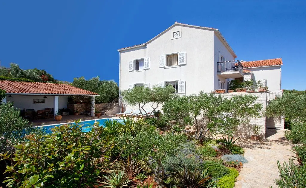 VILLA FIVE BEDROOMS WITH PRIVATE POOL Room, Villa Lukrecia, Split
