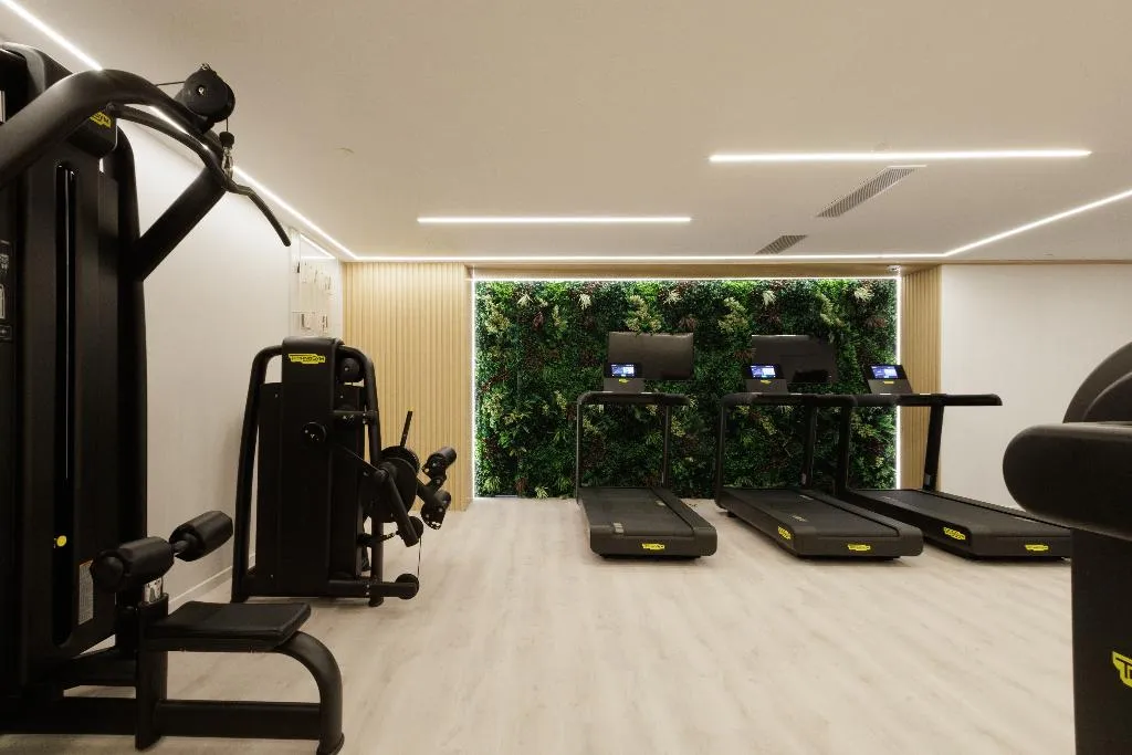Sports and Entertainment, Hilton Garden Inn Athens Syggrou Avenue, Athens