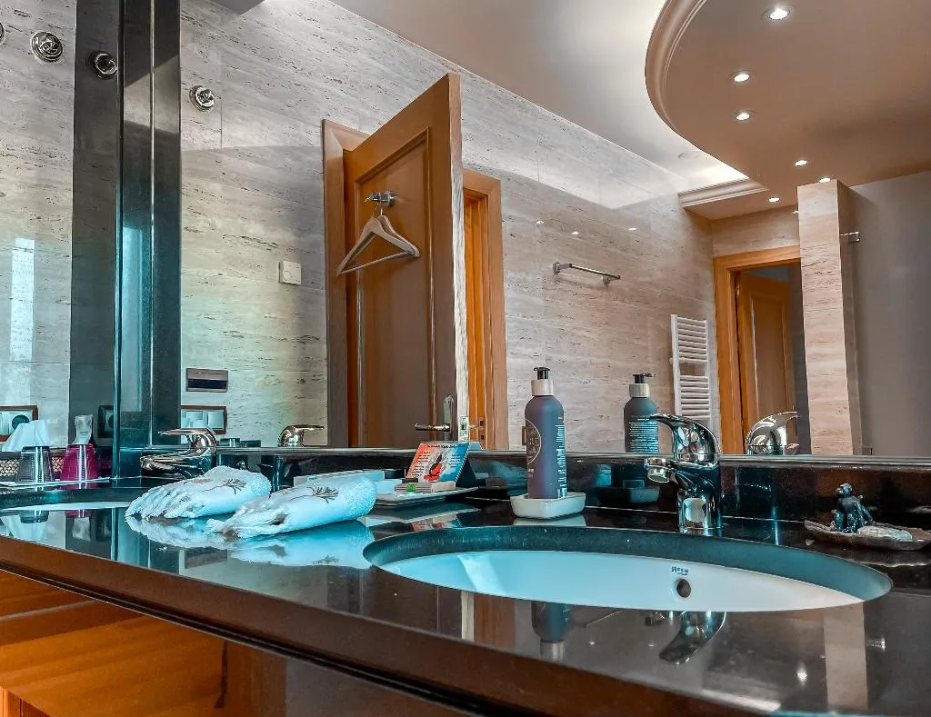 SUITE ONE BEDROOM ONE BATHROOM Room, The Marbella Heights Boutique Hotel, Costa Del Sol