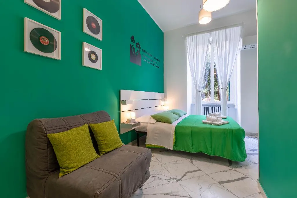 DOUBLE ONE BEDROOM ONE BATHROOM Room, B&B Colori e Note, Naples