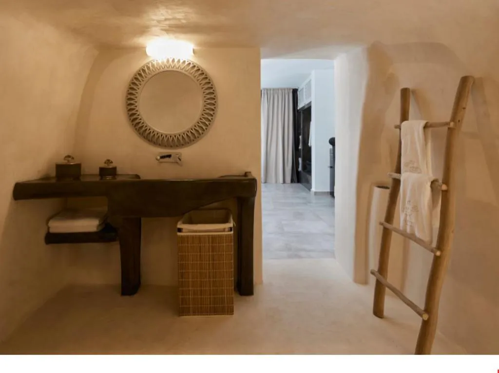 VILLA TWO BEDROOMS WITH PRIVATE POOL Room, Thermes Luxury Villas by Mr and Mrs White, Santorini
