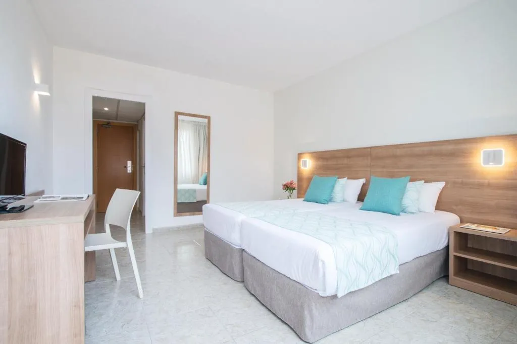 Double or Twin WITH BALCONY Room, Hotel Lloret Santa Rosa by Pierre & Vacances, Costa Brava