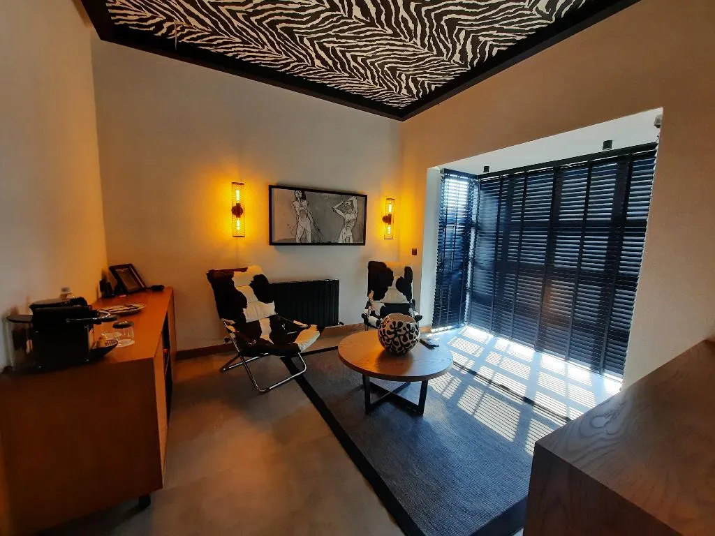 SUITE ONE BED Room, The Local House Alacati, Izmir