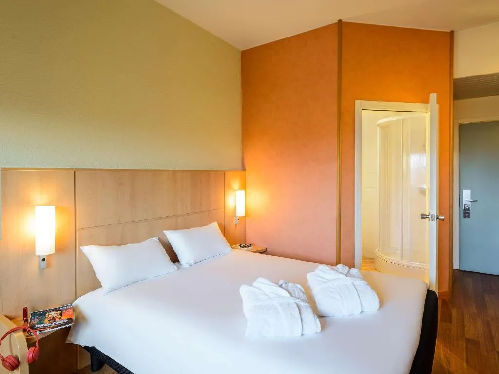 DOUBLE PREMIUM Room, ibis Milano Malpensa Aeroporto, Milan