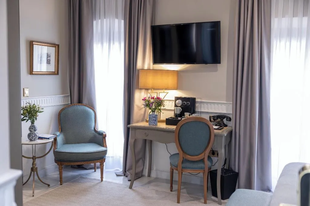 DOUBLE DELUXE KING BED Room, Gravina 51, Seville
