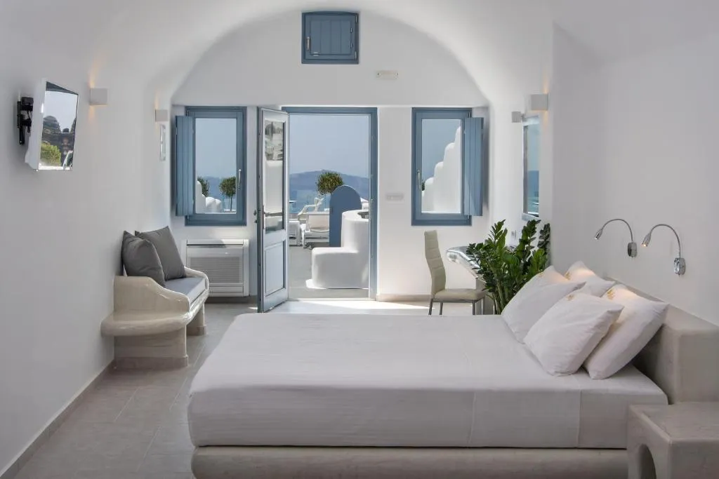SUITE GRAND Room, Pegasus Suites & Spa, Santorini