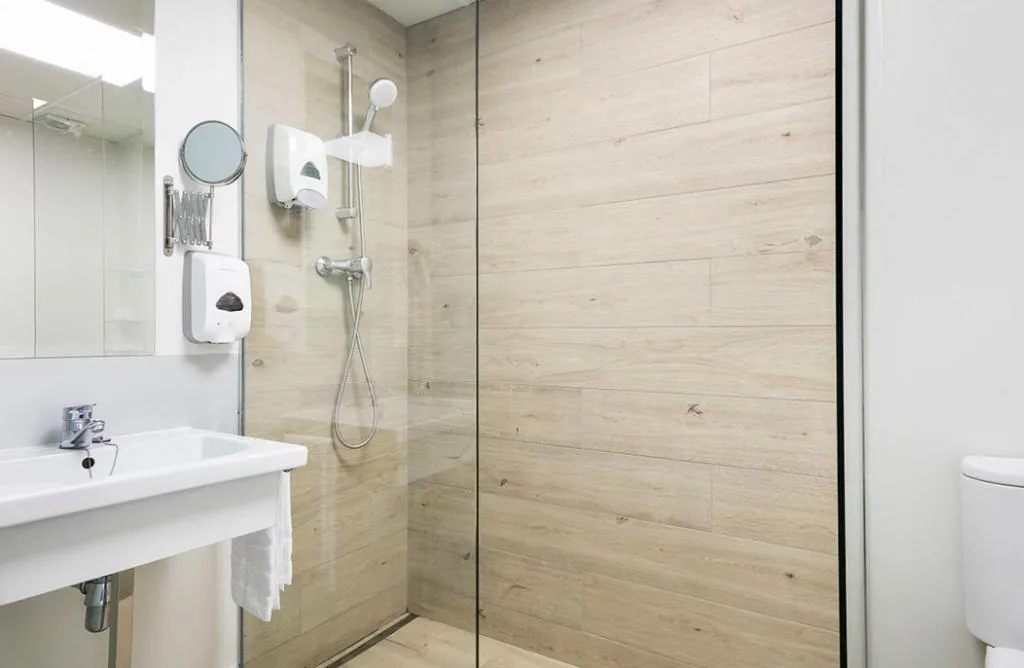 DOUBLE SINGLE USE TWO BEDS Room, Bcn Montjuic, Barcelona