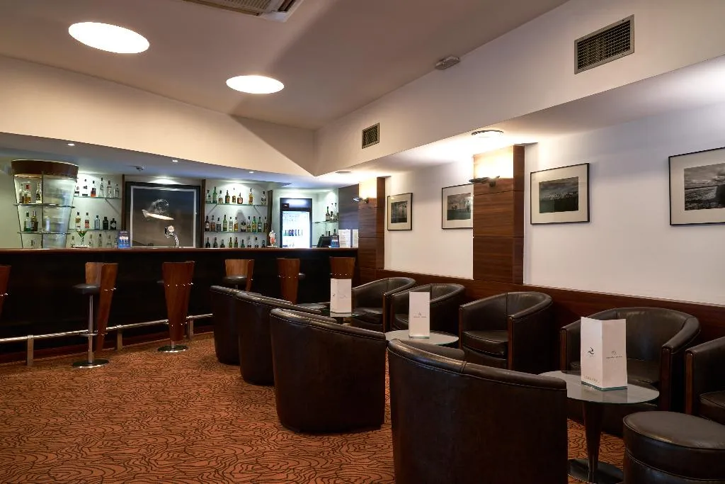 Bar, Leziria Parque Hotel, Lisbon