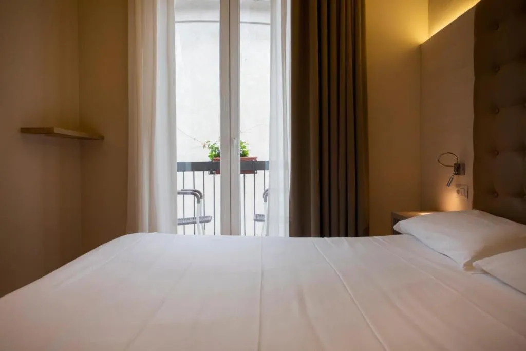 SINGLE STANDARD Room, Primavera, Milan