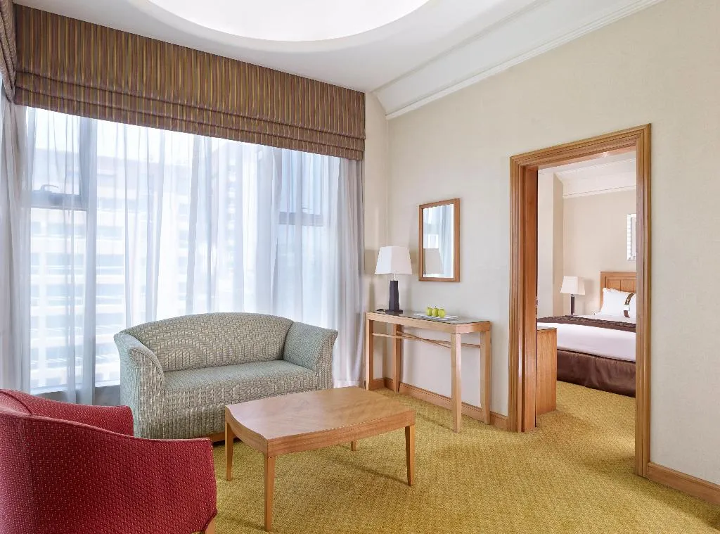SUITE SMOKING Room, Holiday Inn Cairo - Citystars, Cairo