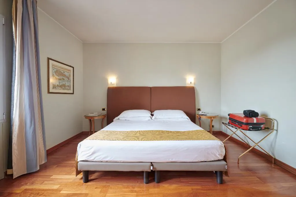 TRIPLE CLASSIC Room, Hotel Plaza Venice, Venice