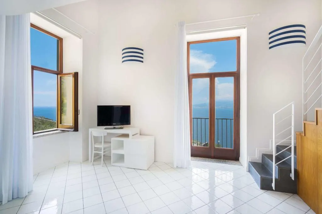 Room, Torre Barbara, Naples