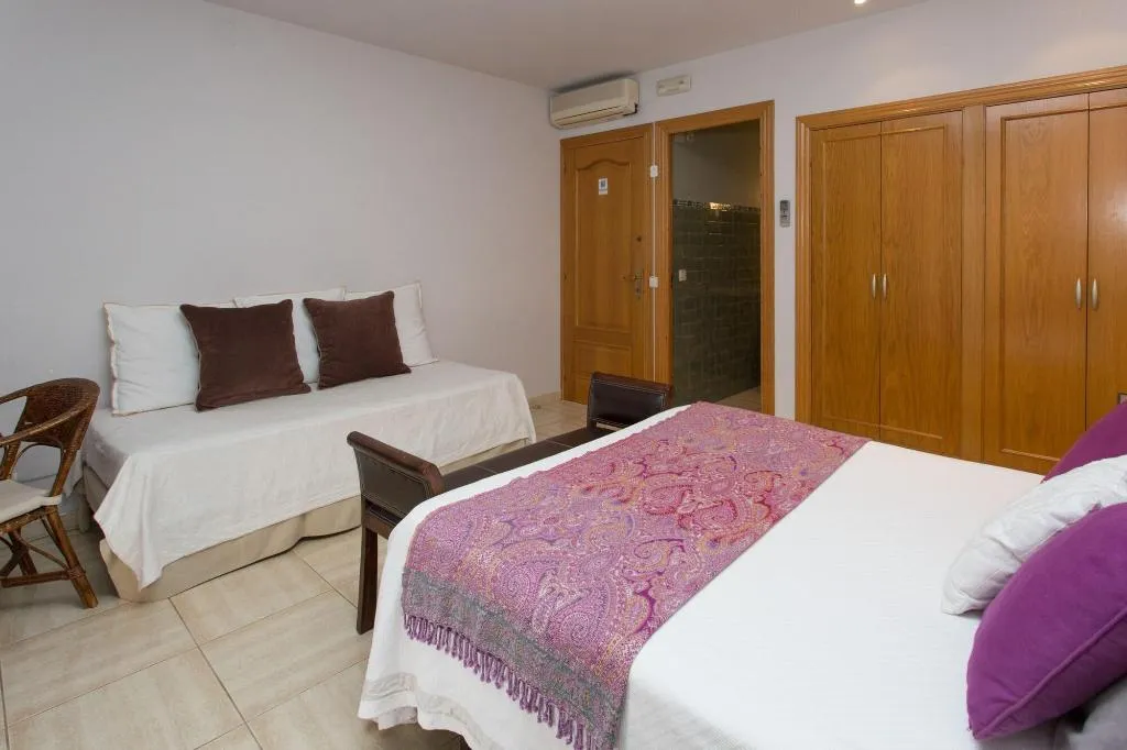 Room, Hostal De La Plaça, Barcelona
