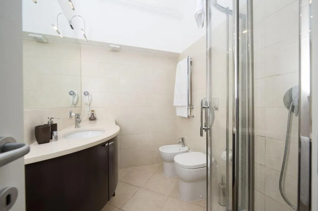 Room, Trinity Luxury Rooms, Rome