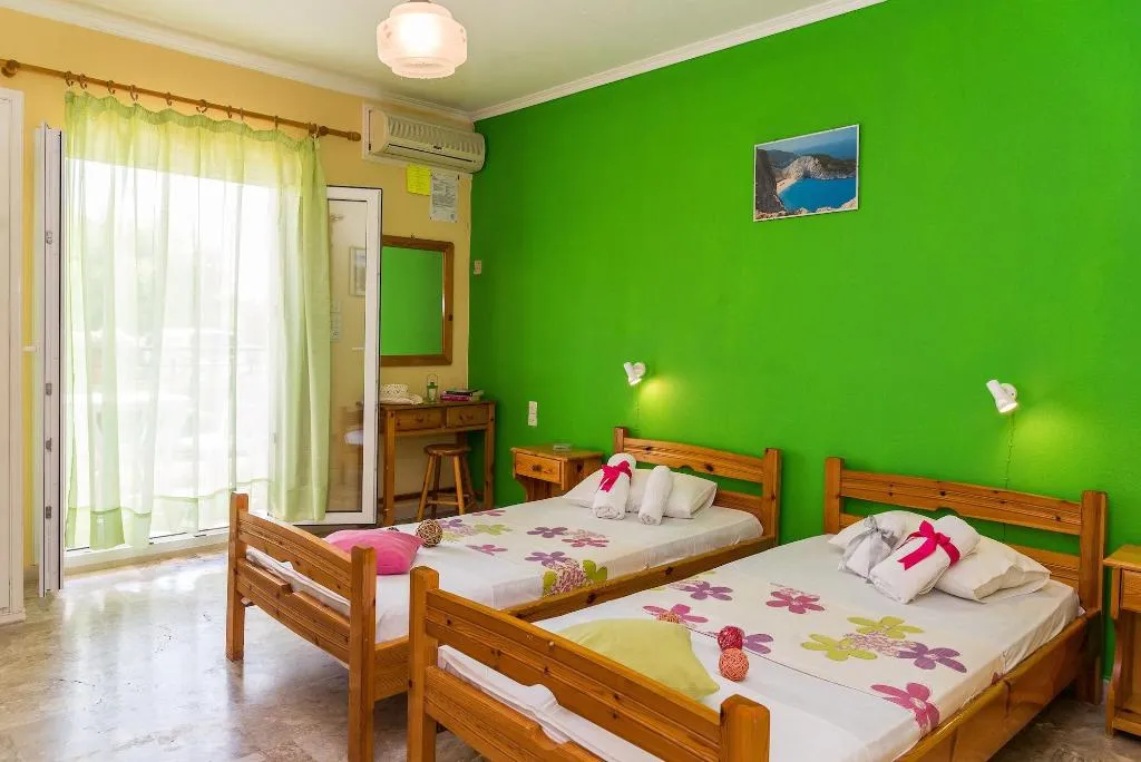 Room, Roussa's Studios and Apartments, Zante