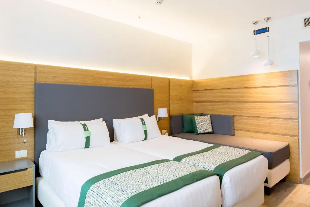 TWIN PREMIUM Room, Holiday Inn Naples, Naples