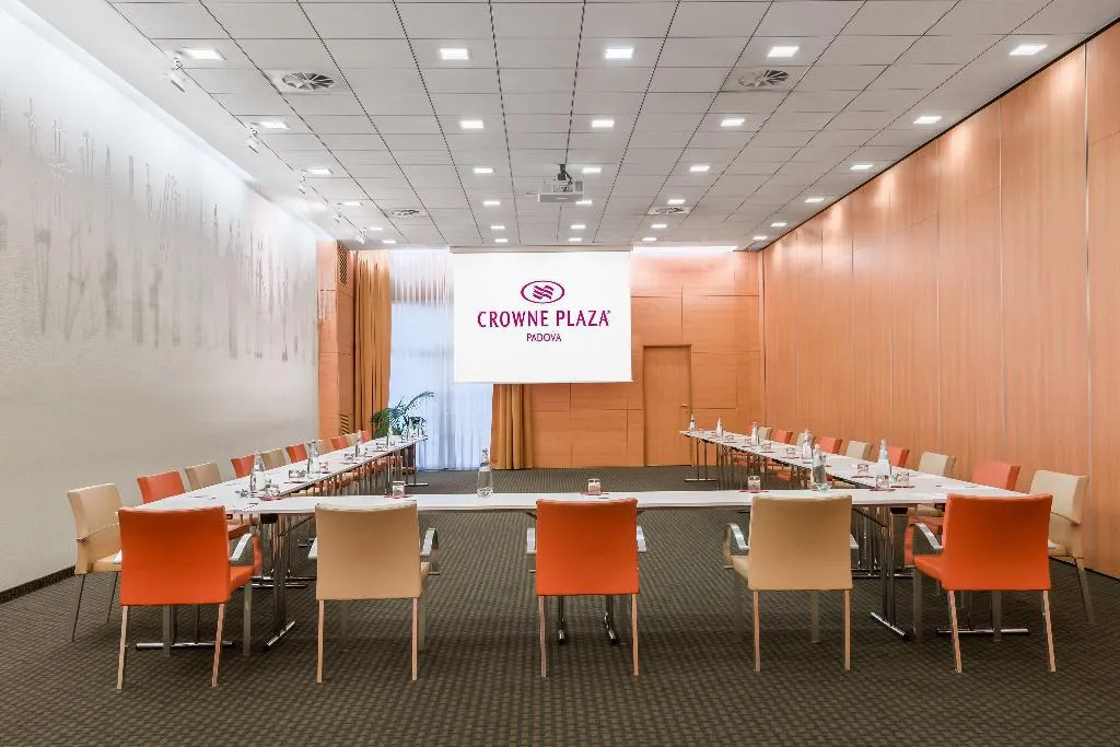 Conferences, Crowne Plaza Padova, Venice