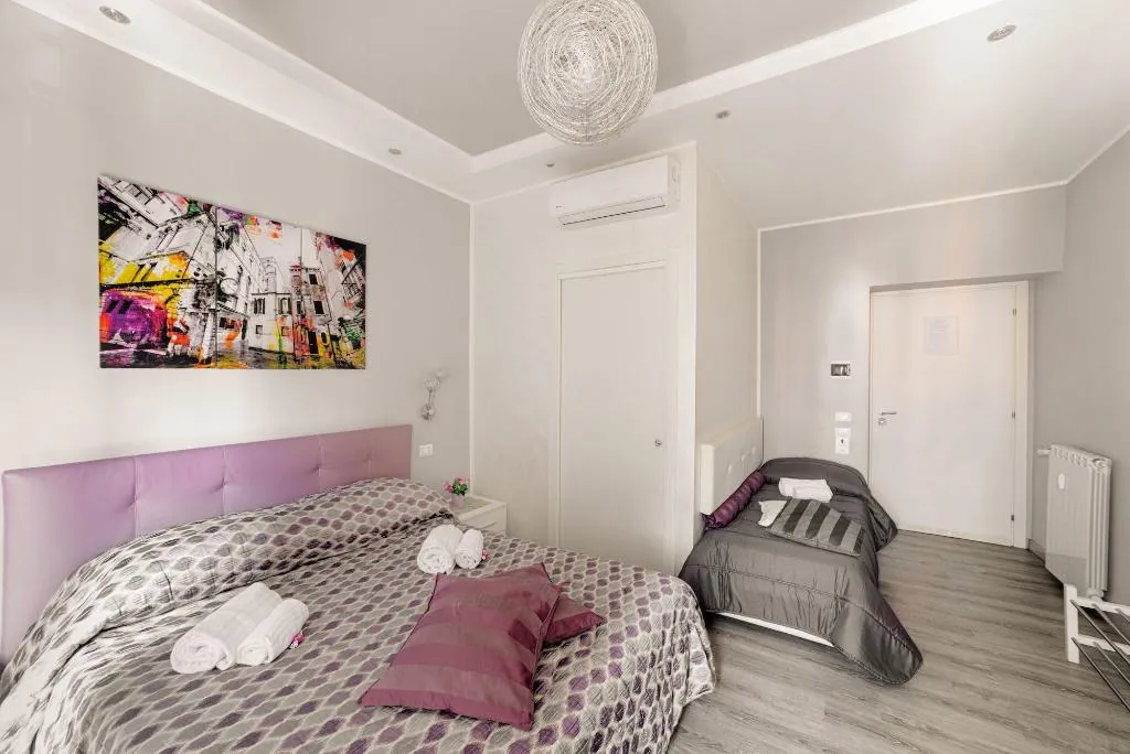 Room, Smart Holidays Roma B B, Naples