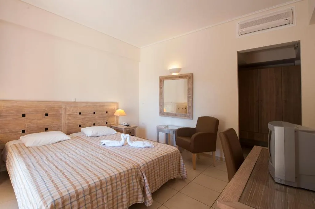 BUNGALOW ONE BED Room, Alonissos Beach Bungalows & Suites Hotel, Skiathos