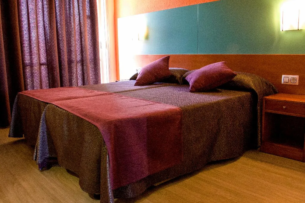 TRIPLE STANDARD Room, Papi, Costa Brava